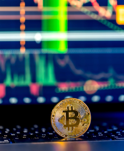 Il team di BitcoinApex durante l'analisi di mercato